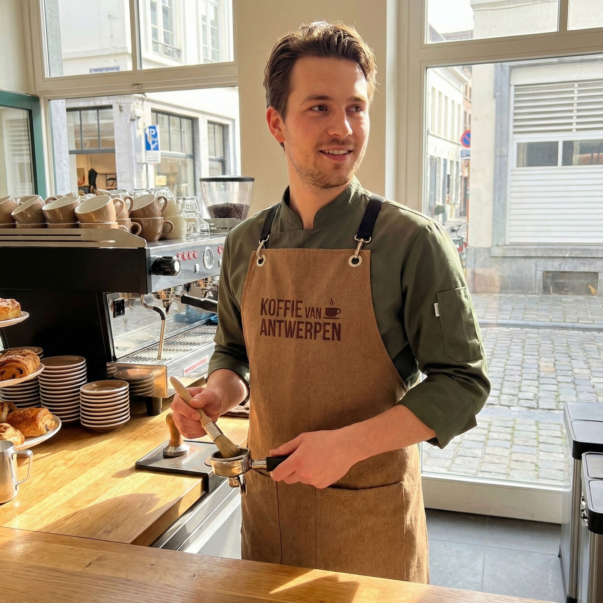 Berlin Apron - Cappuccino Brown